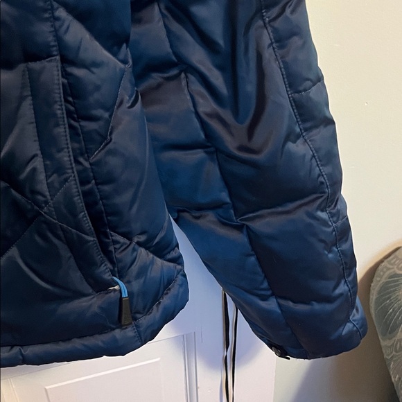 The North Face Women's Puffer Jacket - Navy Blue - Picture 4 of 9